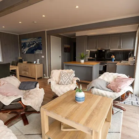 Mountain View Chalet *