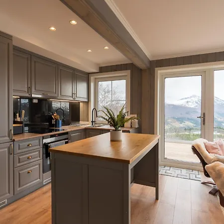 Mountain View Chalet *